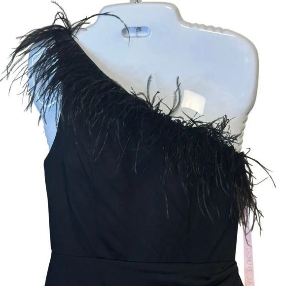 New‎ MAC DUGGAL Feather One-Shoulder Draped Front Dress 78147 Women's 2 - Picture 4 of 13